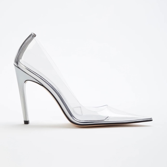 Good American Shoes - GOOD AMERICAN NWT & Dust bag. Silver pointed toe 4” heels.